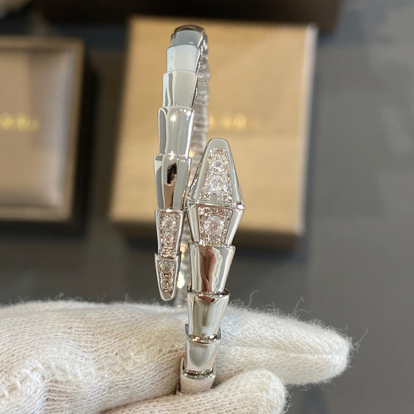 Bvlgari SERPENTI BRACELET DIAMONDS SILVER