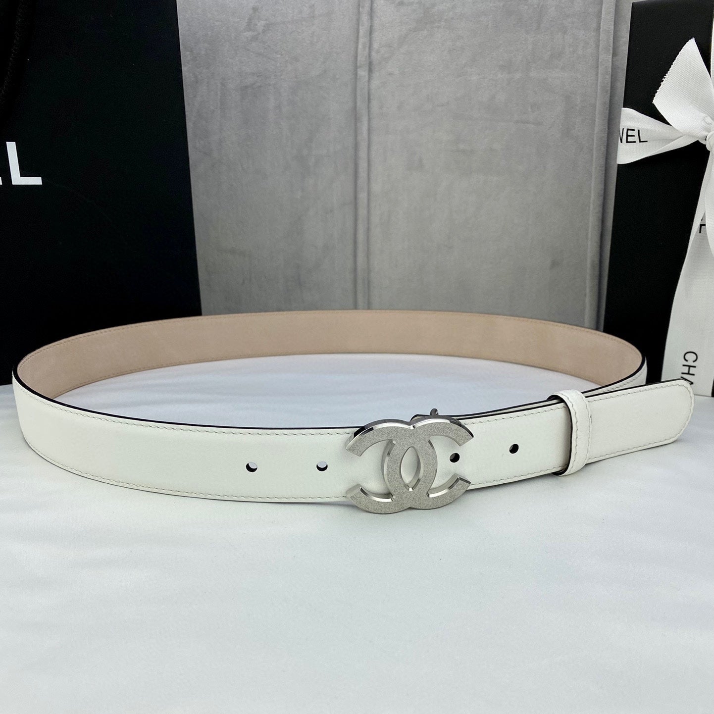 CHANEL DOUBLE C BELT 30MM IN WHITE CALFSKIN METAL BUCKLE