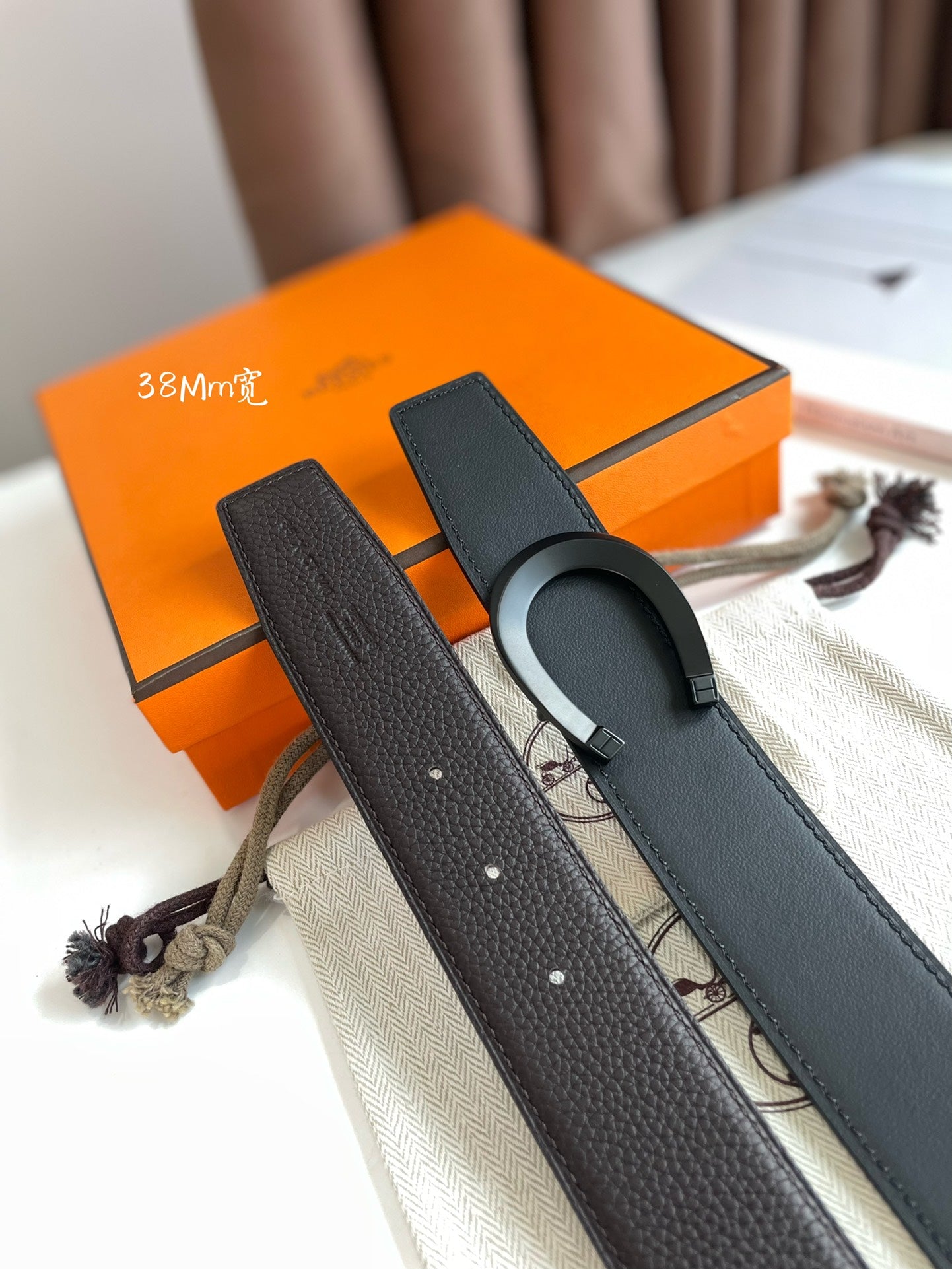 HERMES LUCK BELT BUCKLE & REVERSIBLE CHOCOLATE BROWN AND BLACK LEATHER STRAP 38MM