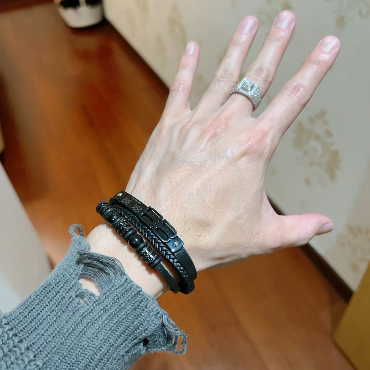 Balenciaga Premium Leather Bracelet - Black - Hình 2