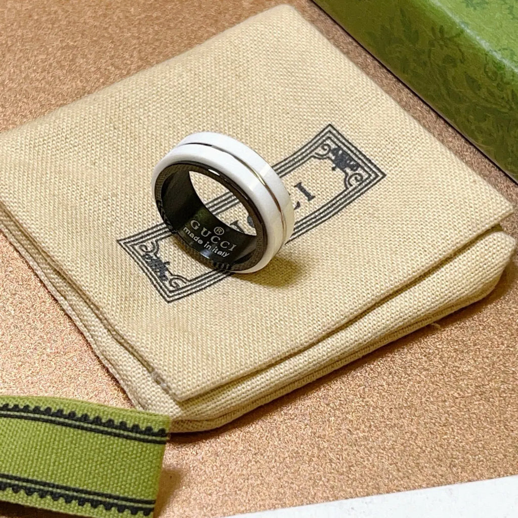 black edge Gucci White Ceramic Ring - Hình 4