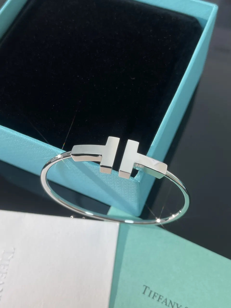 Tiffany T Wire Bracelet in 18K Gold - Hình 4