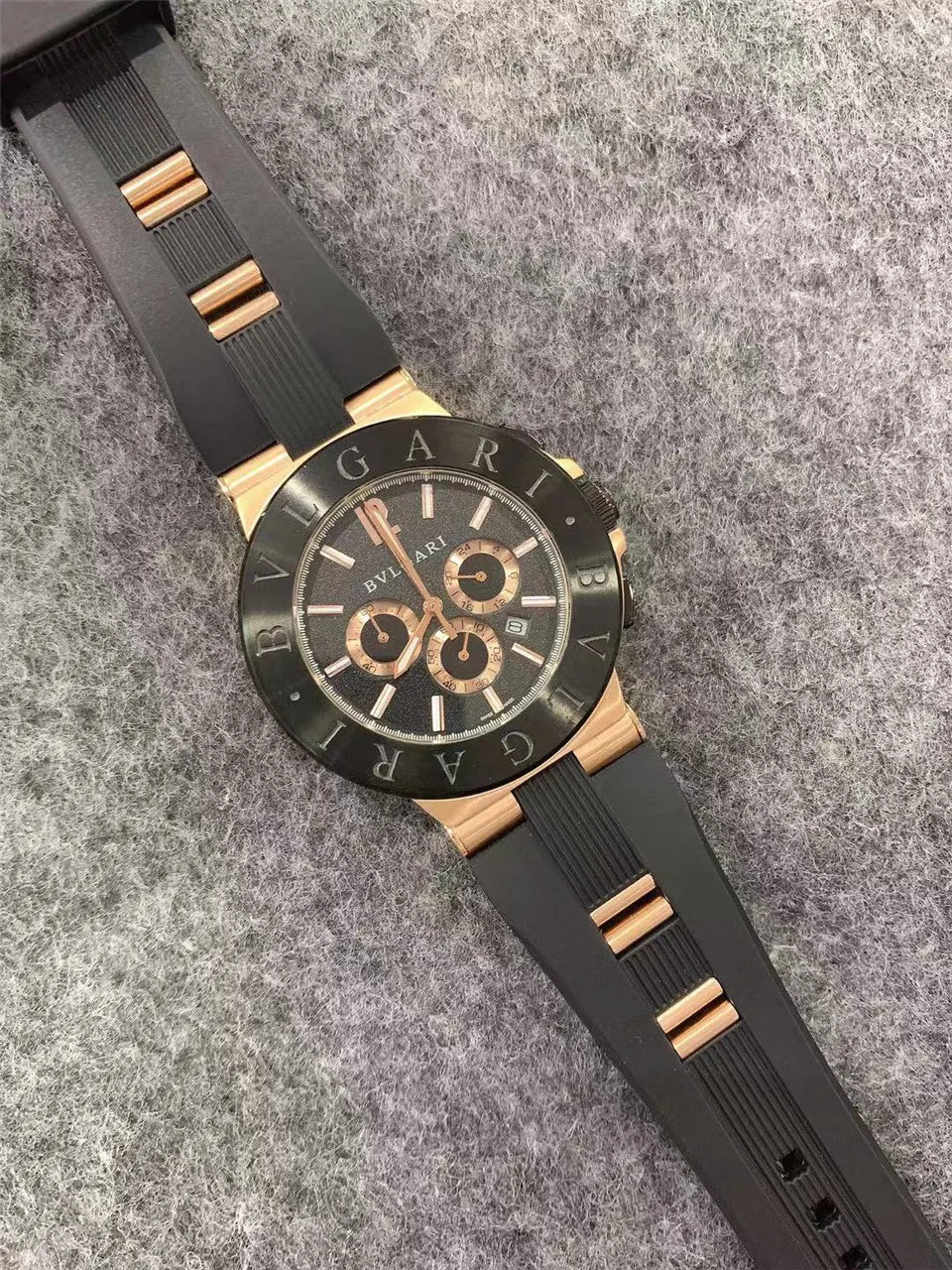 Bvlgari Octo Rose Gold Chronograph - Hình 7