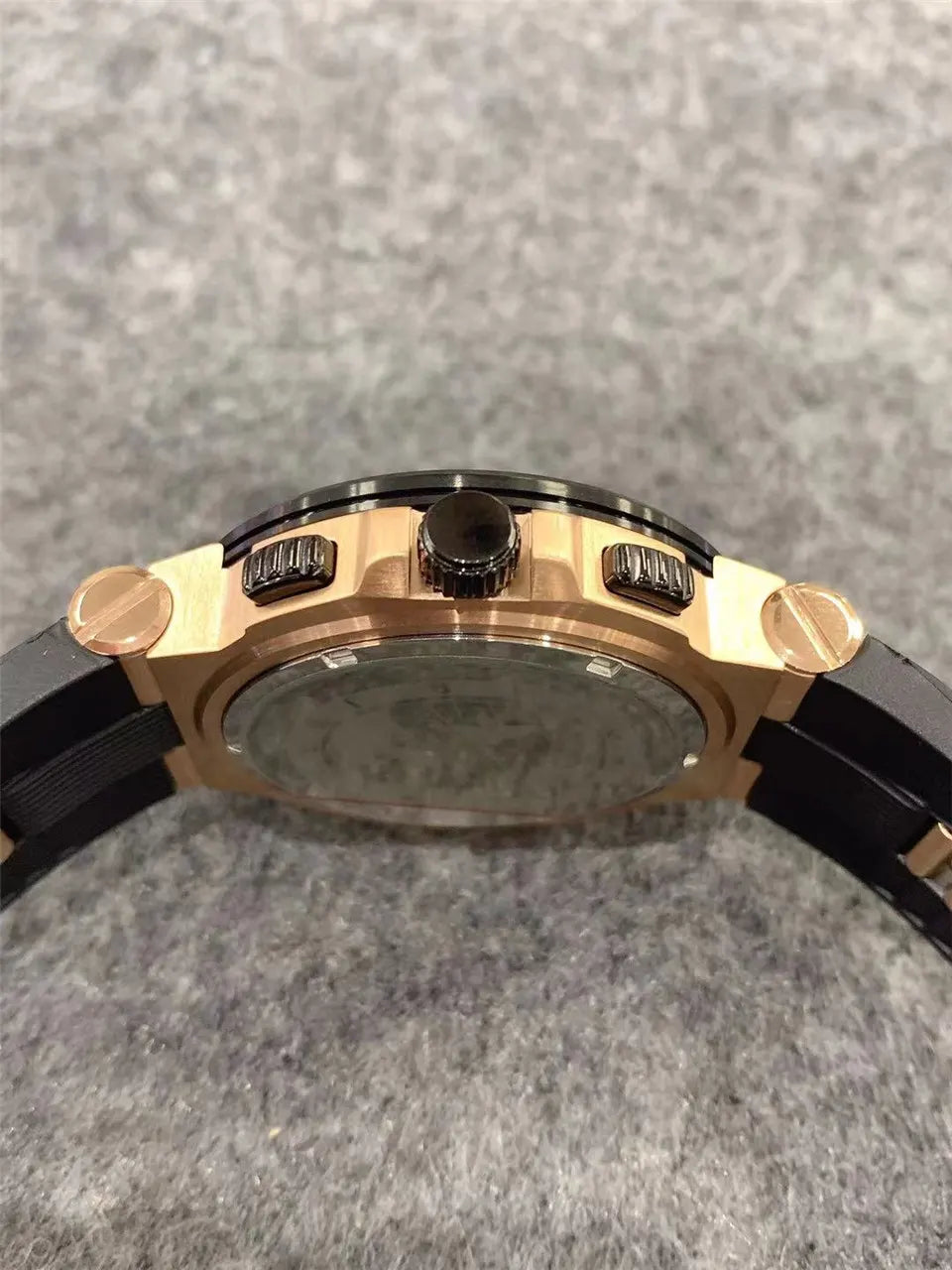 Bvlgari Octo Rose Gold Chronograph - Hình 5