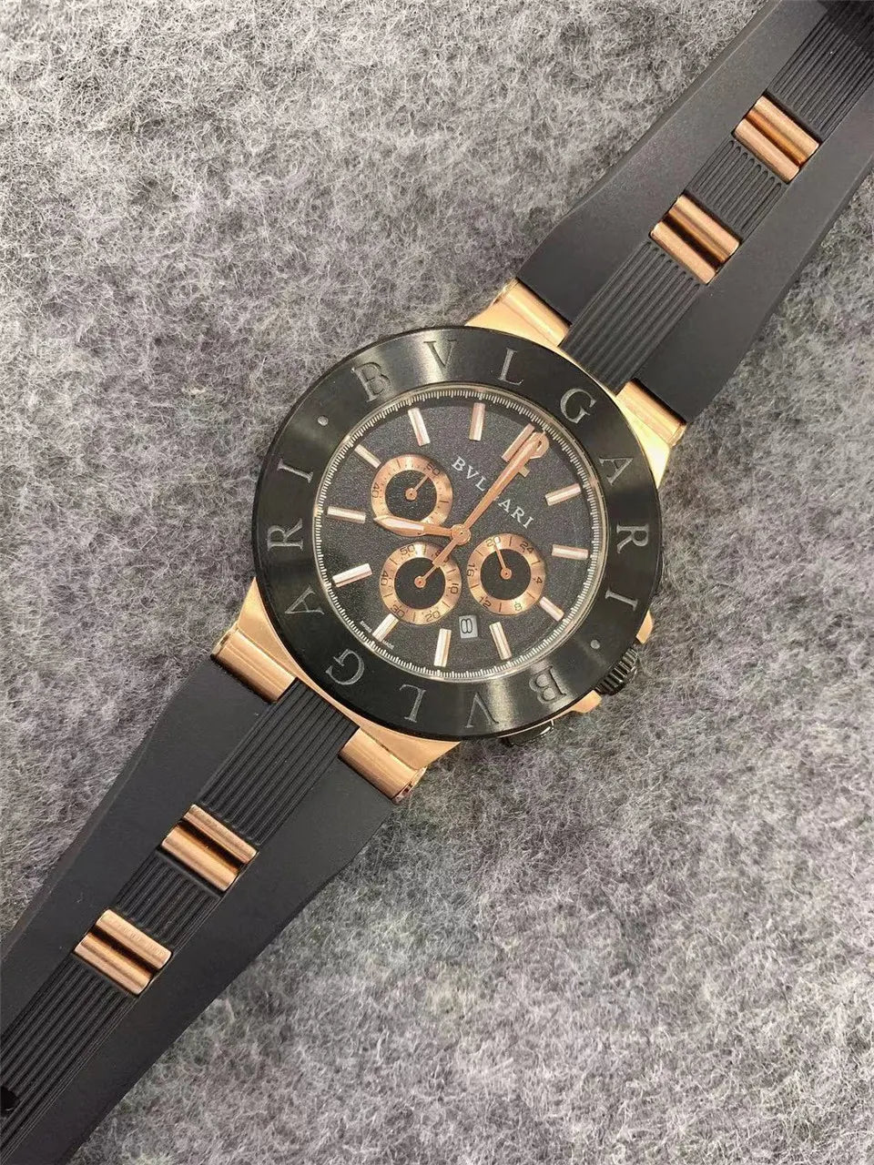 Bvlgari Octo Rose Gold Chronograph - Hình 8