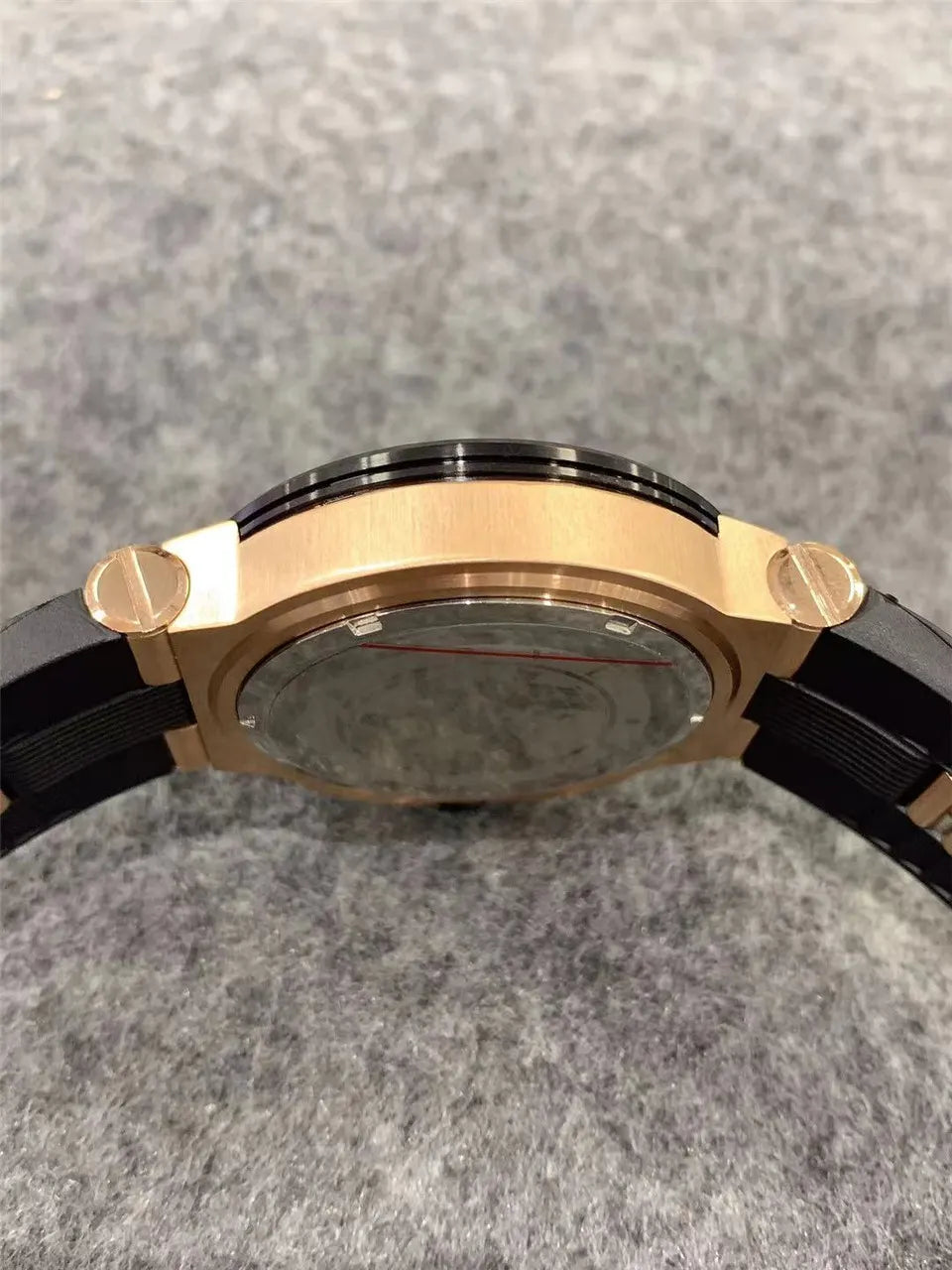 Bvlgari Octo Rose Gold Chronograph - Hình 4