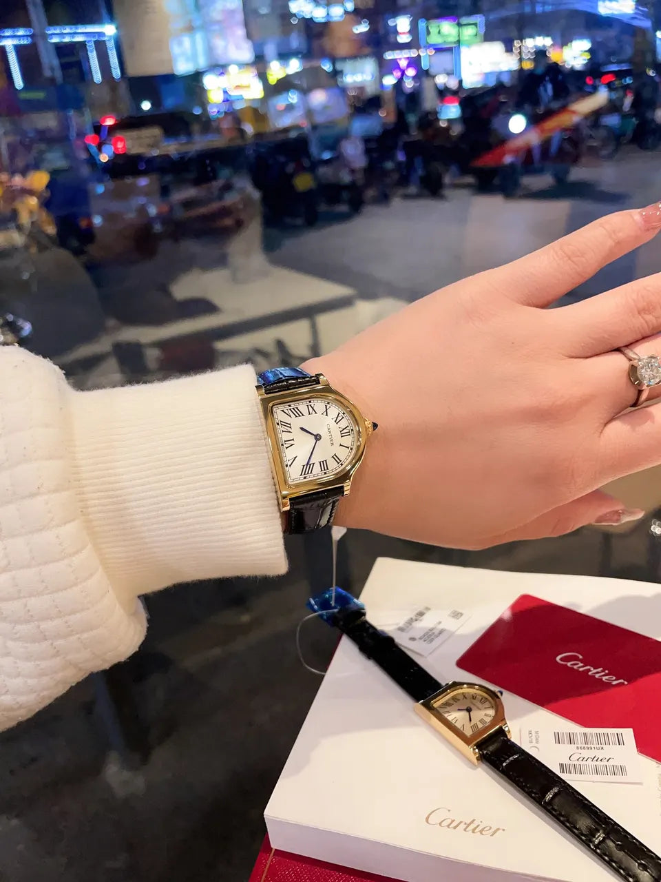 Cartier Gold Tortue Black Leather - Hình 2