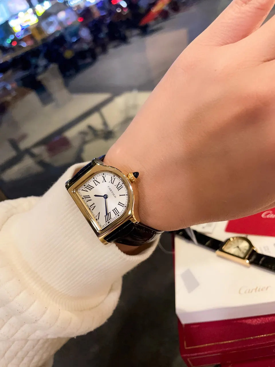 Cartier Gold Tortue Black Leather - Hình 3