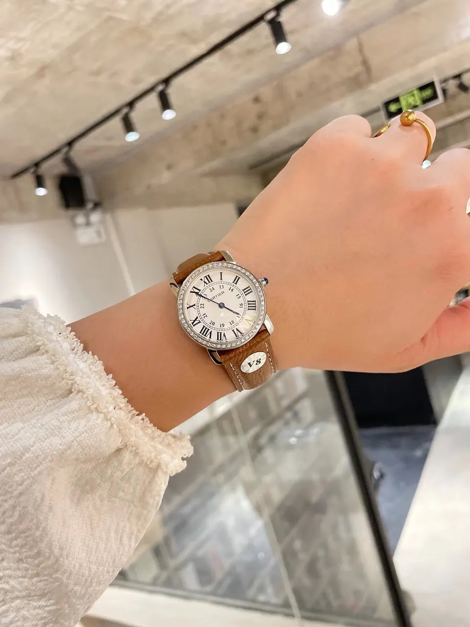 Cartier Ronde Louis Gold - Hình 4