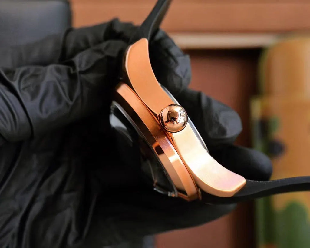 Corum Bubble Skull Rose Gold - Hình 7
