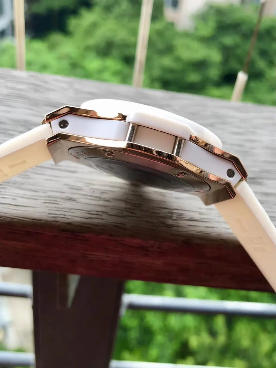 Hublot Rose Gold White Rubber - Hình 3