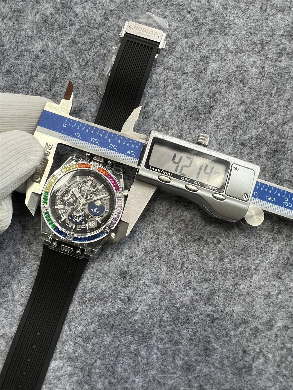Hublot Rainbow Bezel Watch - Hình 2