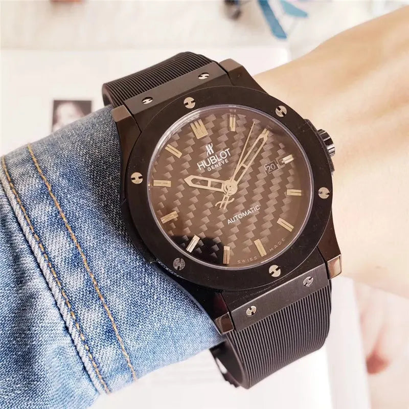 Hublot Classic Fusion Black Carbon - Hình 3