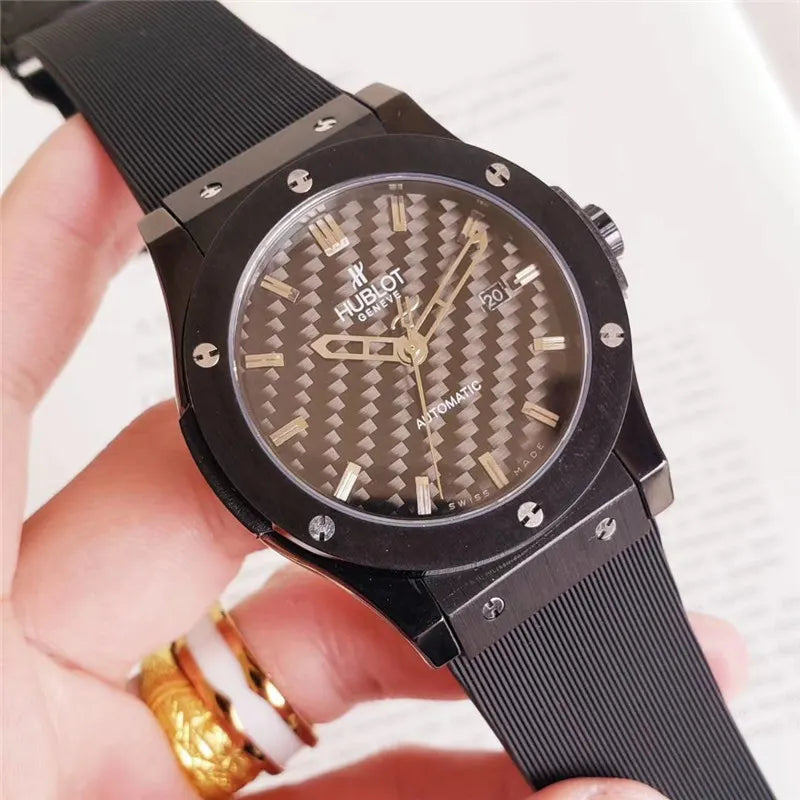 Hublot Classic Fusion Black Carbon - Hình 4