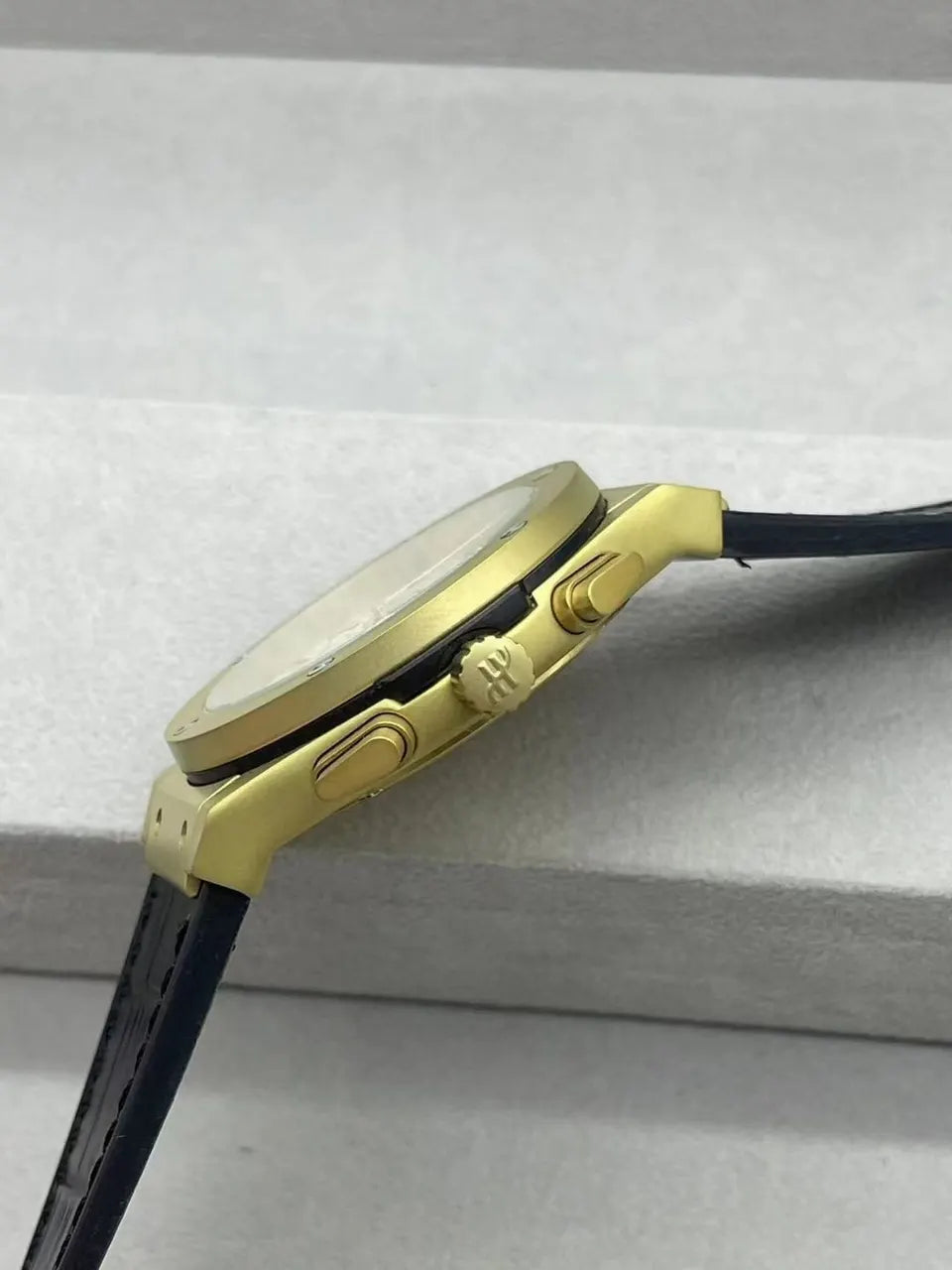 black Hublot Gold Chronograph - Hình 2
