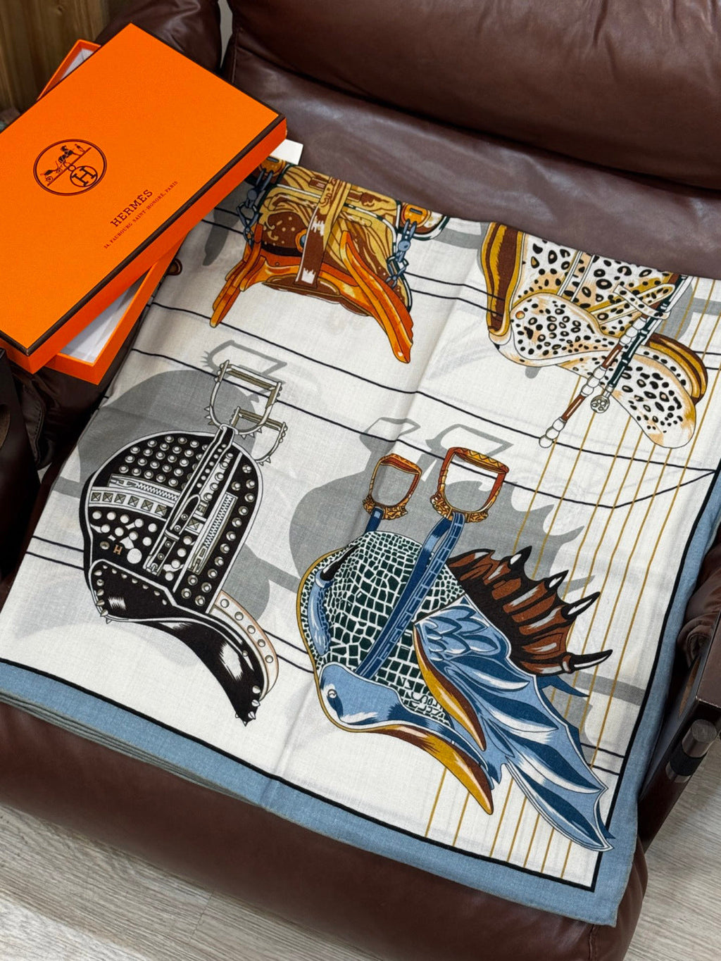 HERMES HERMES 25S SCARF 140 IN SILK CASERE 989488