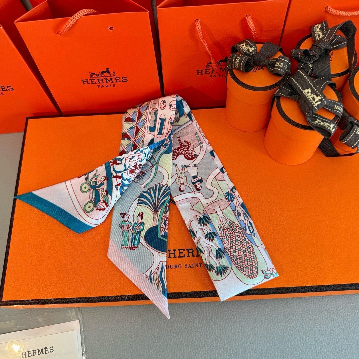 HERMES HERMES 25S SCARF 86 IN SILK 853141