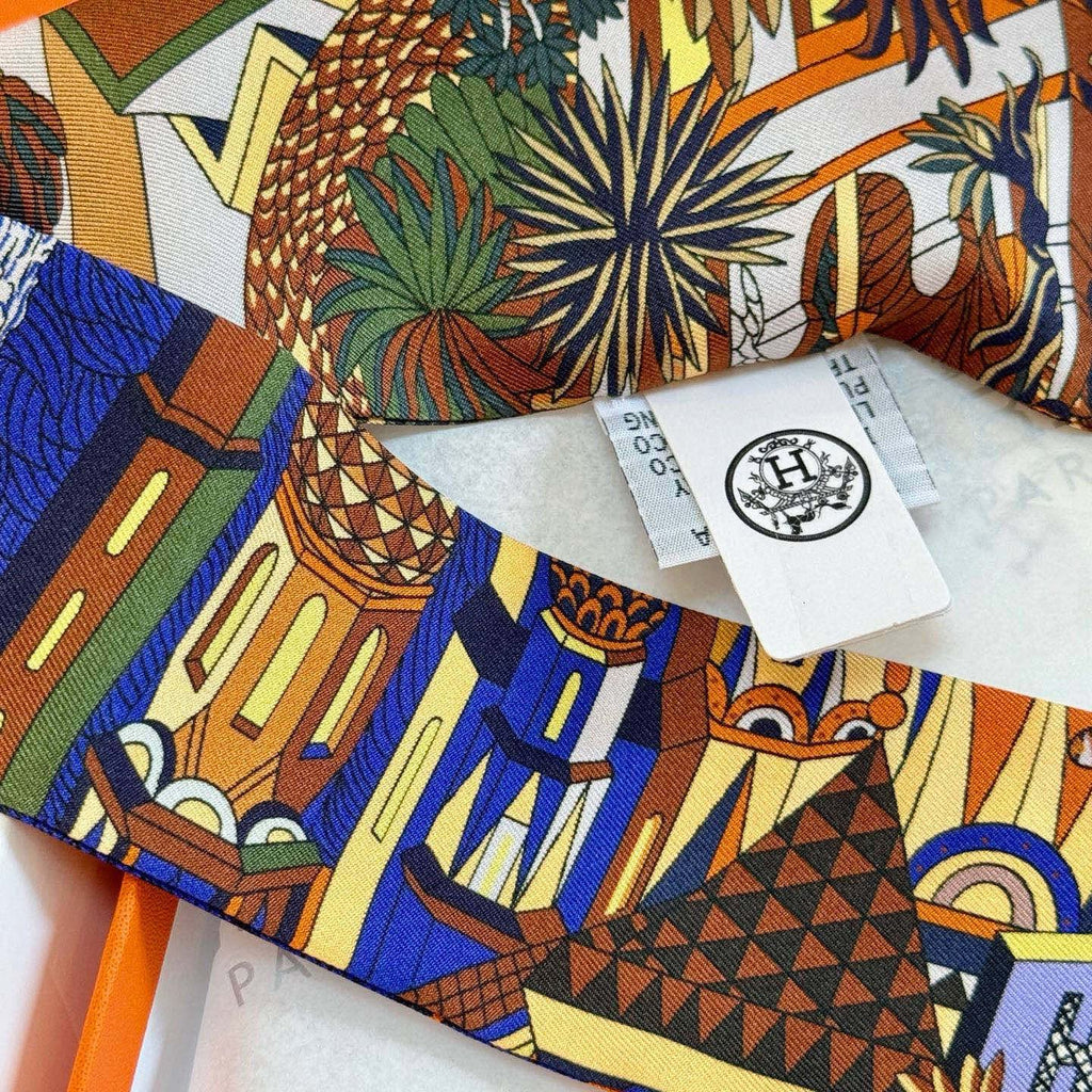 HERMES HERMES 25S NECKERCHIEF 86 IN SILK 989359