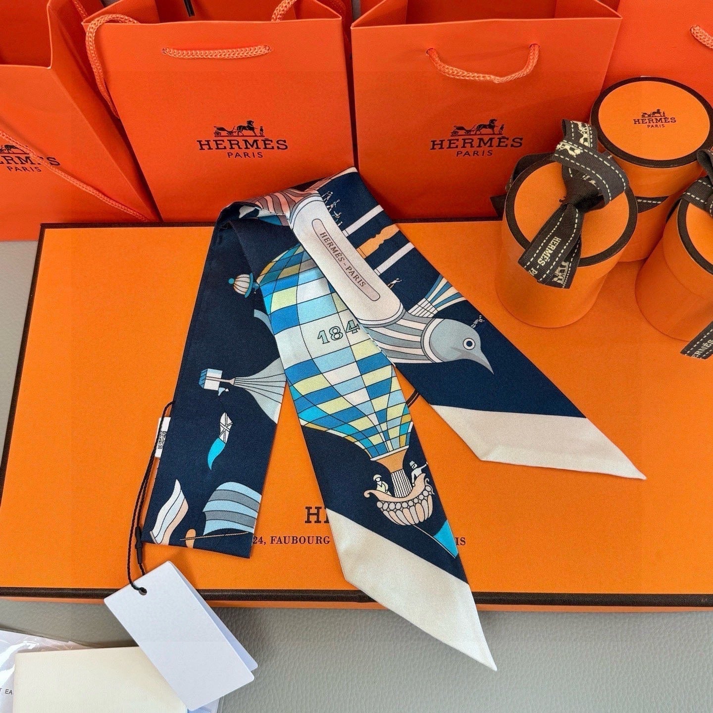 HERMES HERMES 25S NECKERCHIEF 86 IN SILK 991546