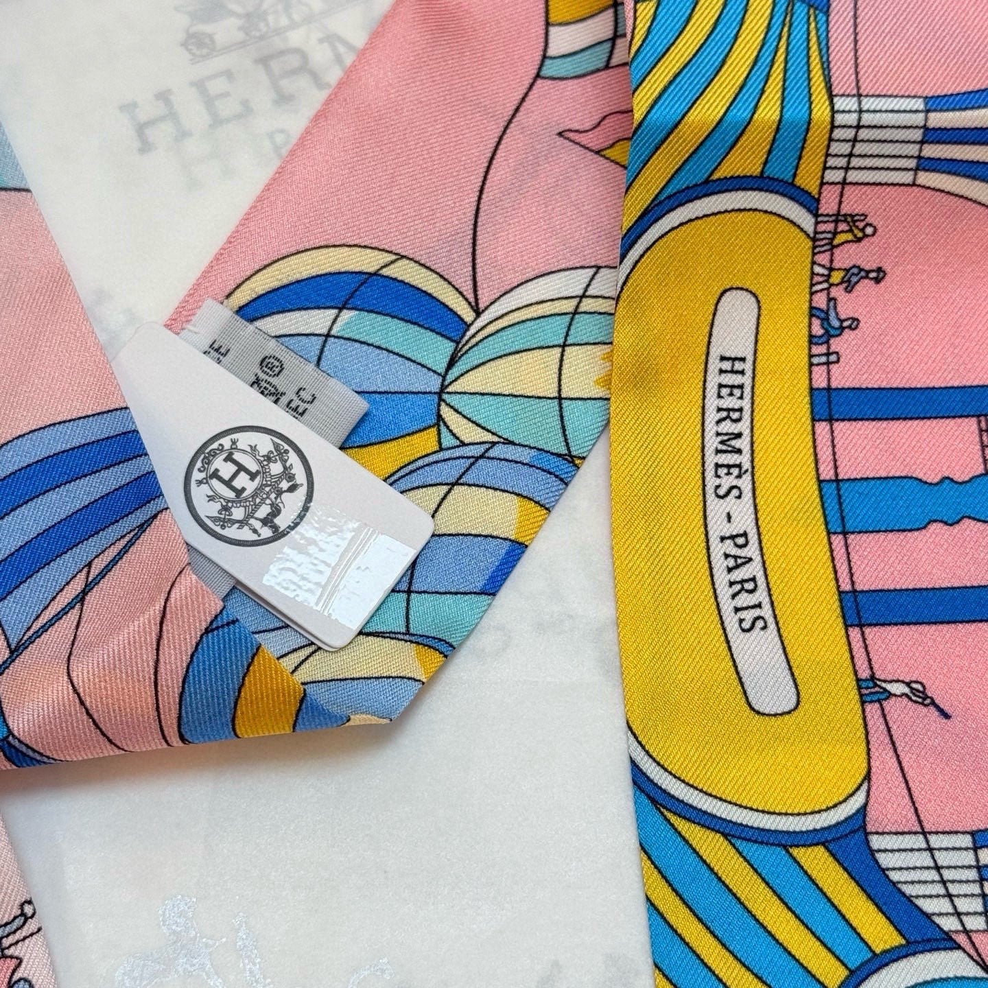 HERMES HERMES 25S NECKERCHIEF 86 IN SILK 991548