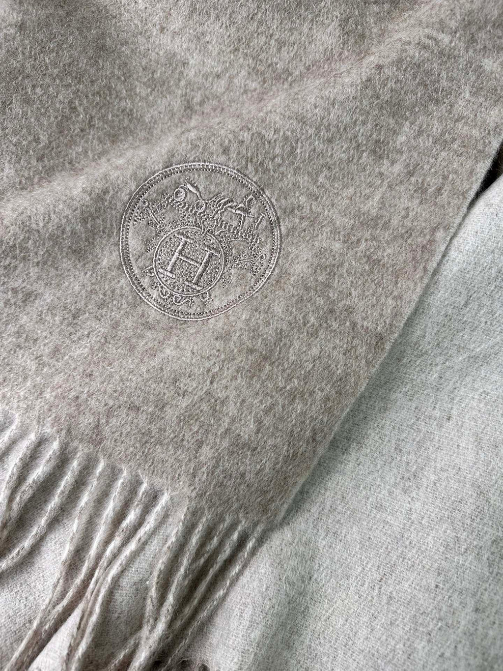 HERMES DOUBLE-FACE SCARF 200 CM IN GREY CASERE
