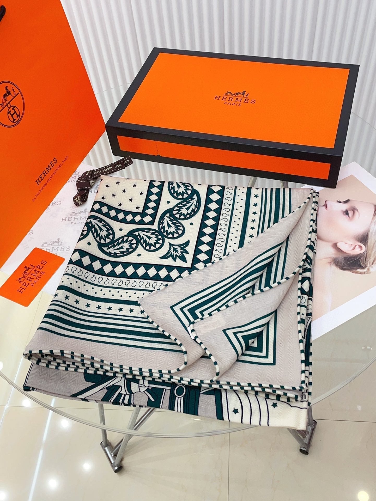 HERMES LES ROUES DE PHAETON BANDANA SHAWL 140 CM COLORFUL 385445