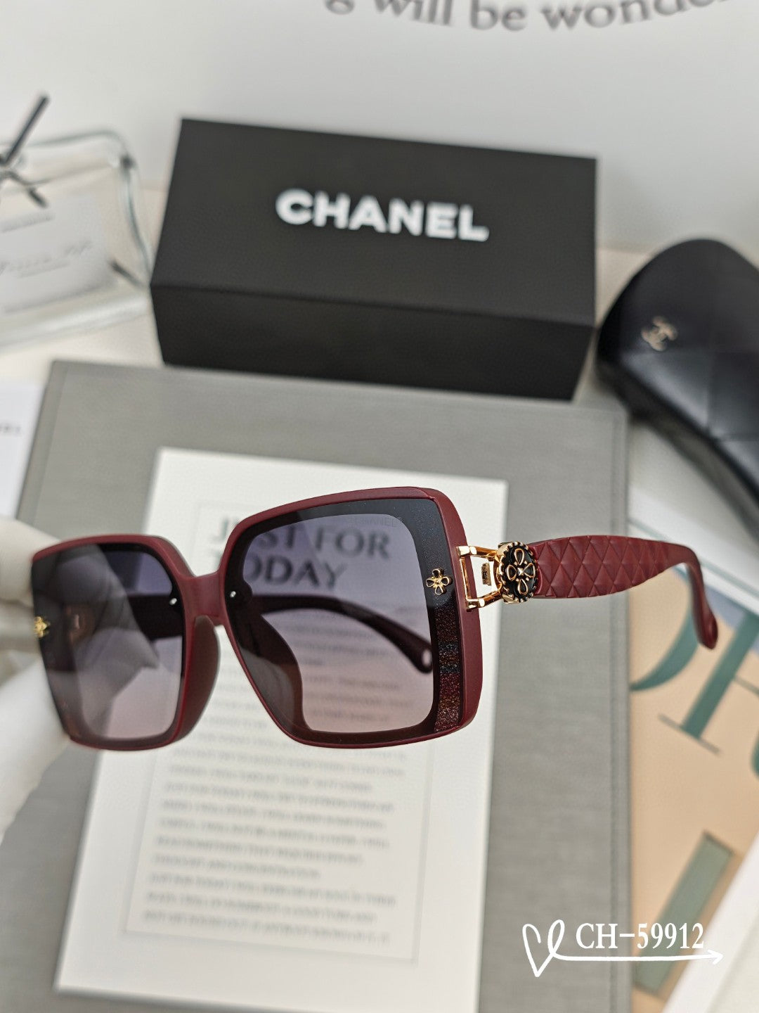 CHANEL SQUARE SUNGLASSES 59912 IN ACETATE