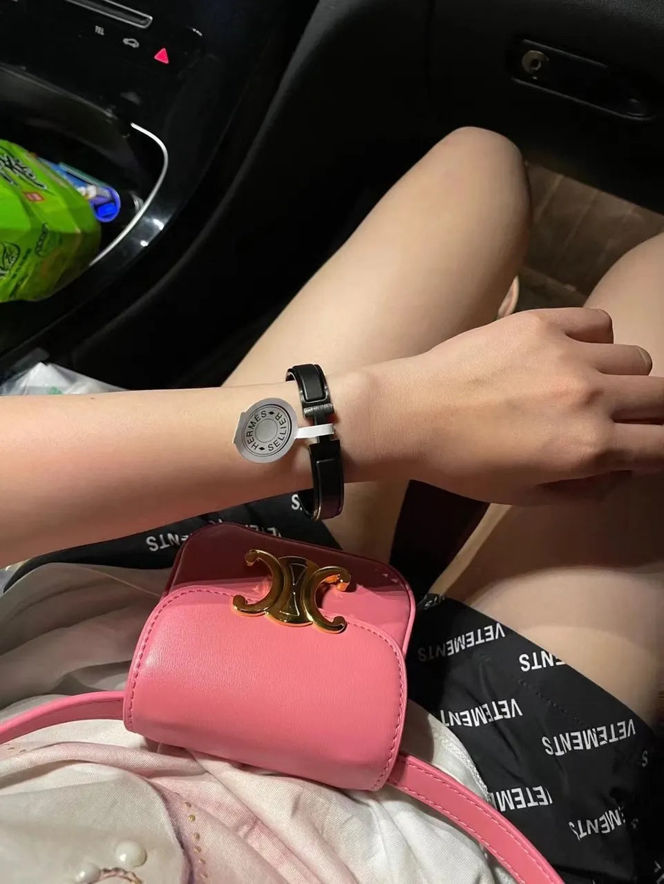 Premium Black Geometric Clasp Bracelet - Hình 2