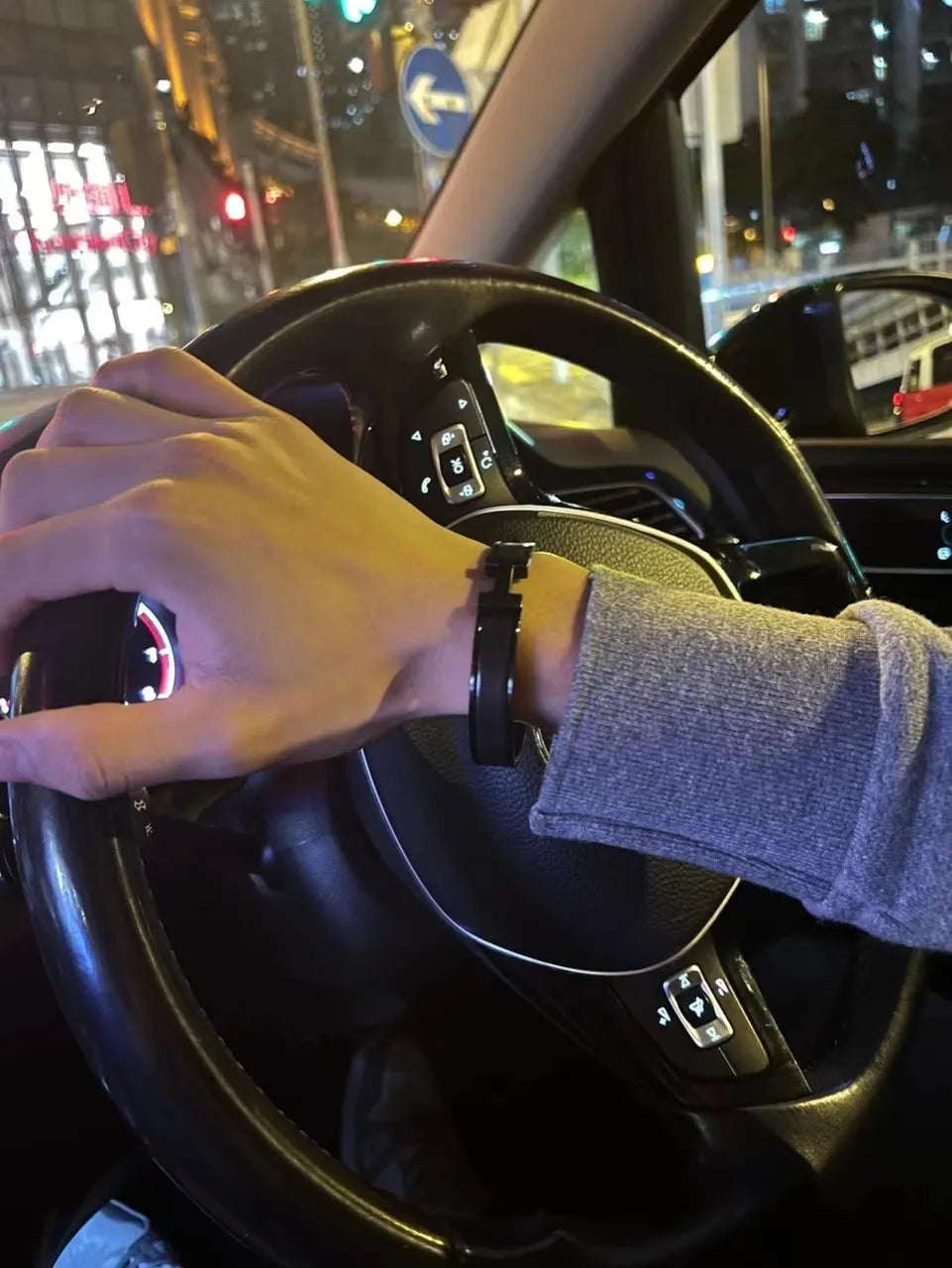 Premium Black Geometric Clasp Bracelet - Hình 7