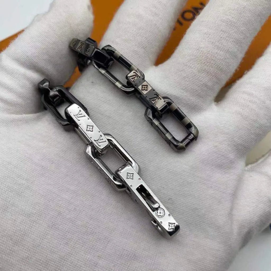 Premium chain link bracelet in silver and gunmetal finish
