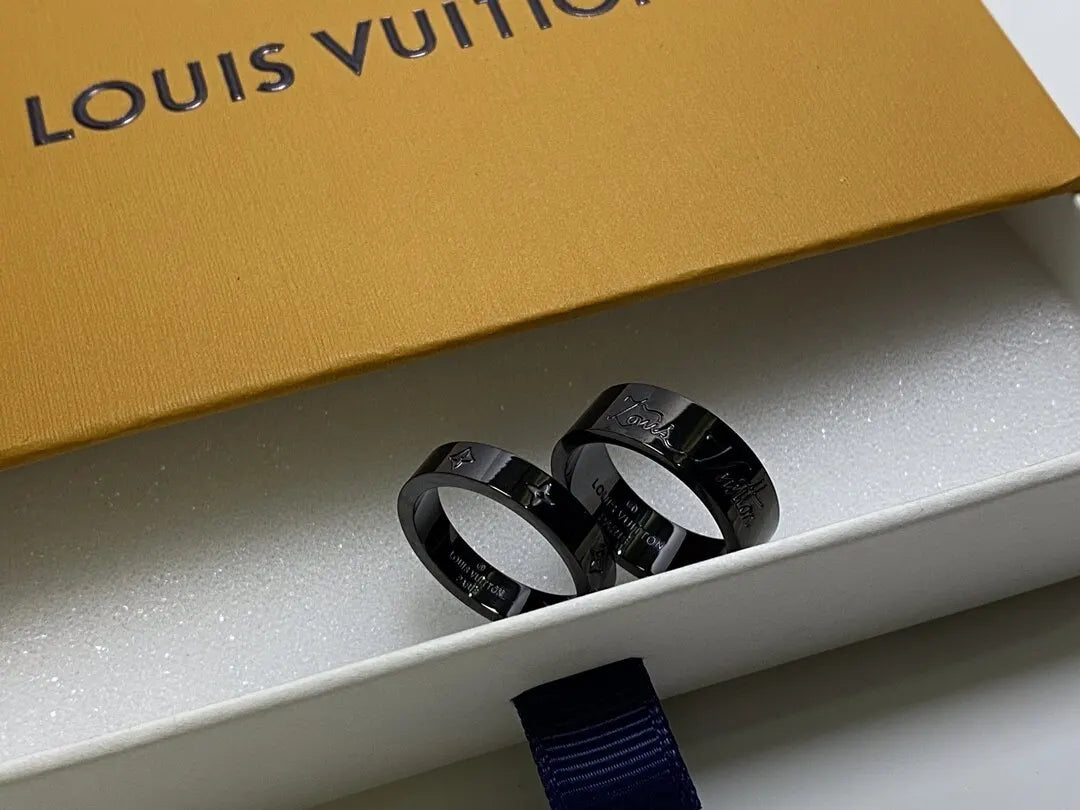 Louis Vuitton Black Titanium Ring - Hình 4