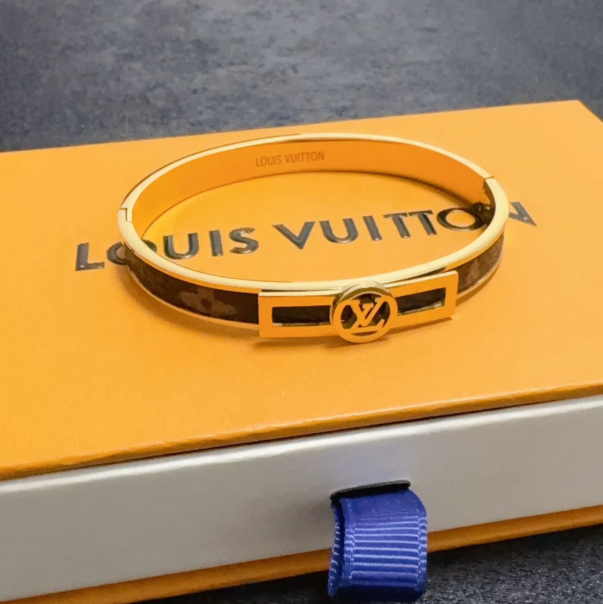 Premium Designer Inspired Bangle Bracelet - Hình 6
