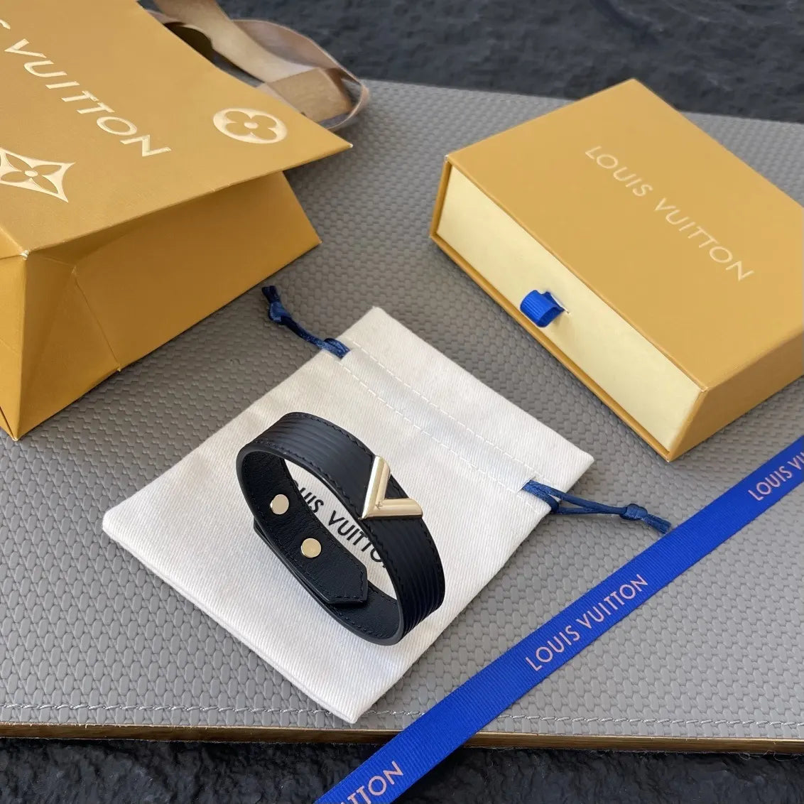 Premium Leather Bracelet with V Detail - Hình 2