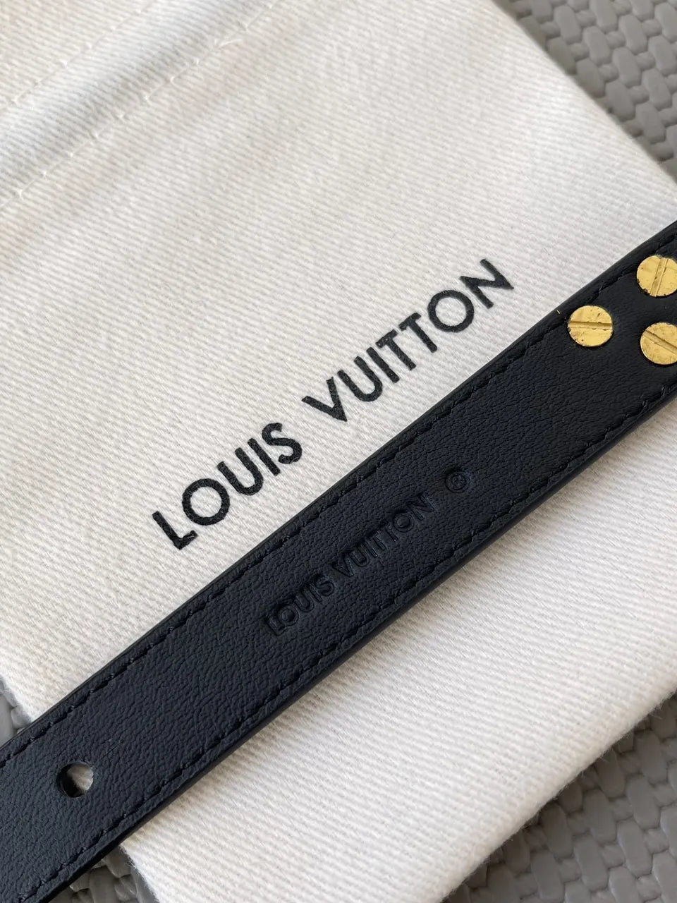 Premium Leather Bracelet with V Detail - Hình 5