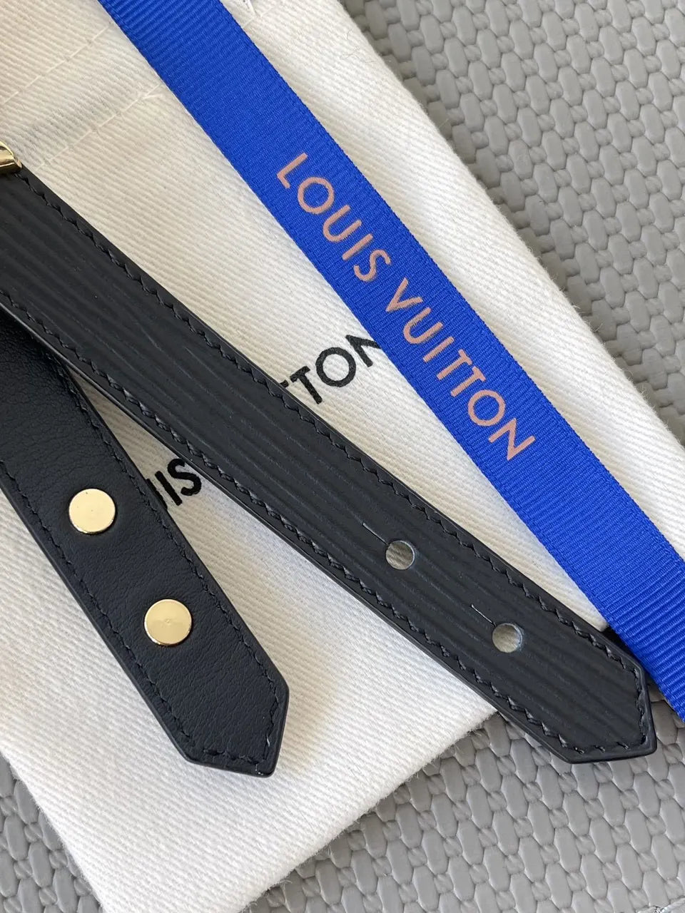 Premium Leather Bracelet with V Detail - Hình 6
