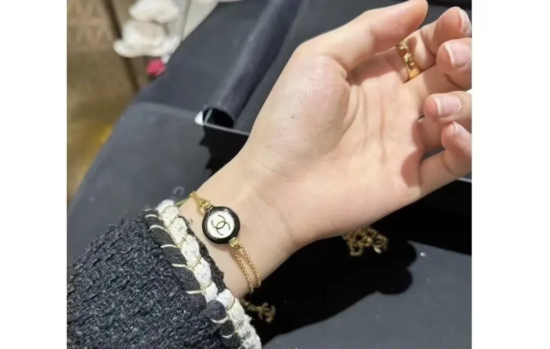 Premium Circle Logo Bracelet in Gold Finish - Hình 3