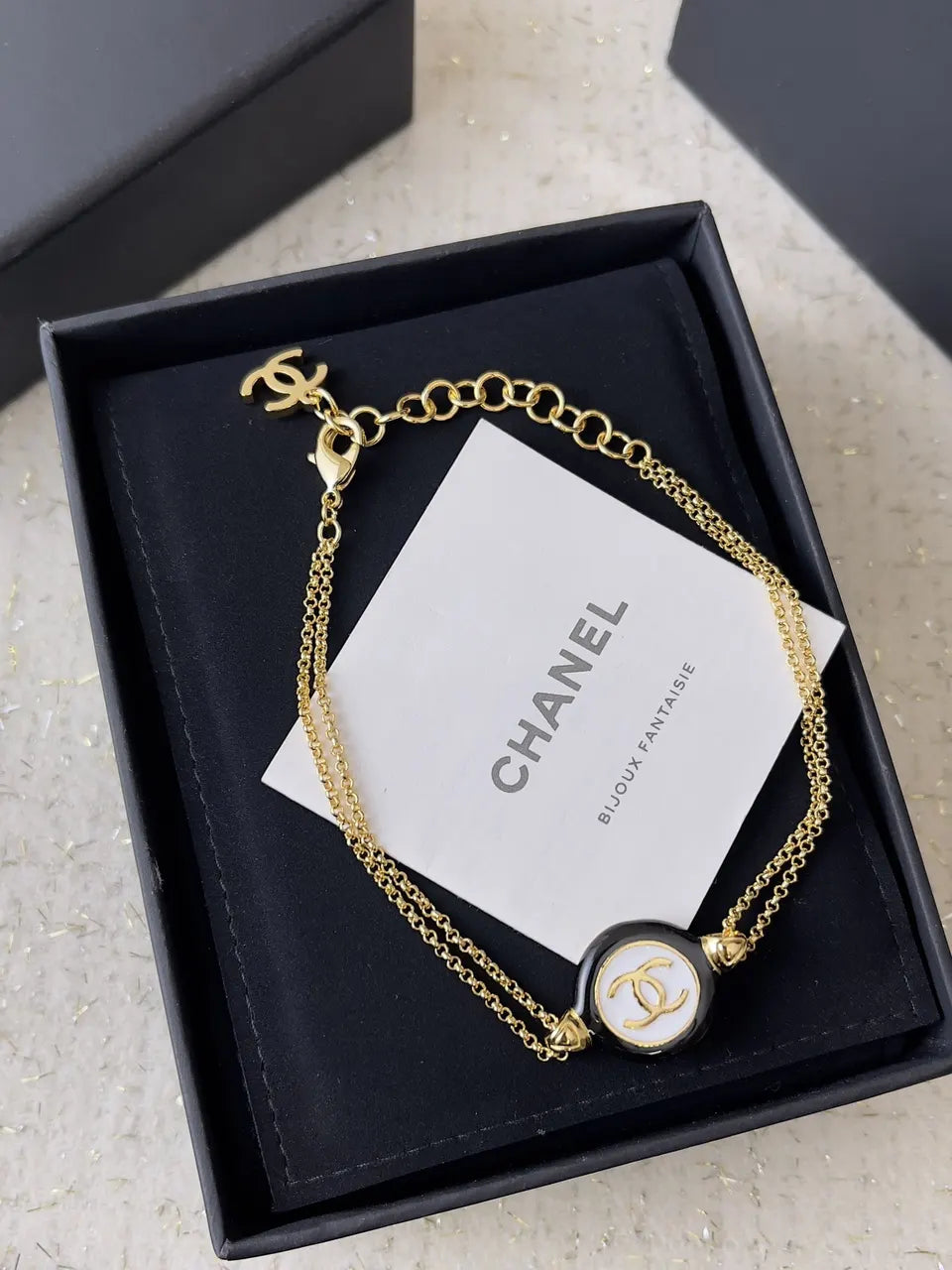 Premium Circle Logo Bracelet in Gold Finish - Hình 5
