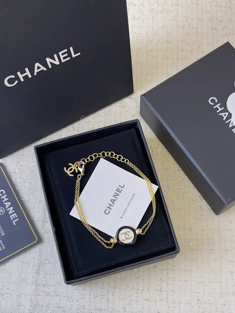 Premium Circle Logo Bracelet in Gold Finish - Hình 6