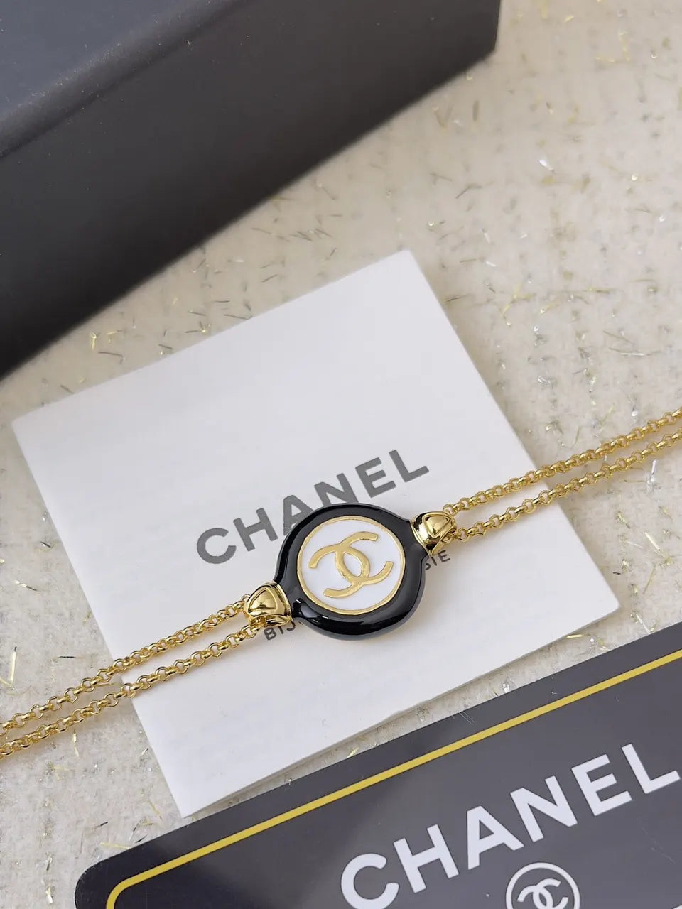 Premium Circle Logo Bracelet in Gold Finish - Hình 7