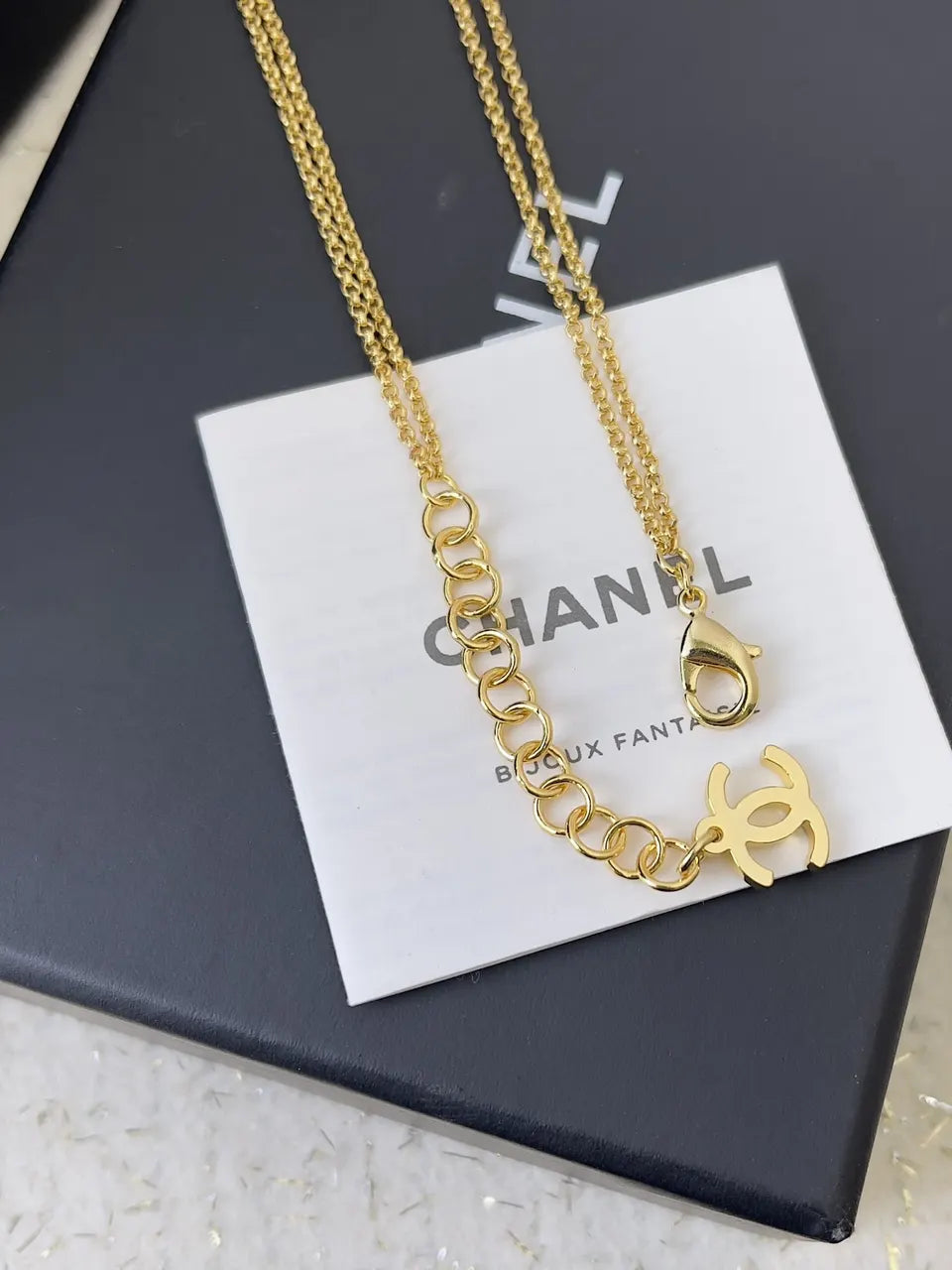 Premium Circle Logo Bracelet in Gold Finish - Hình 9