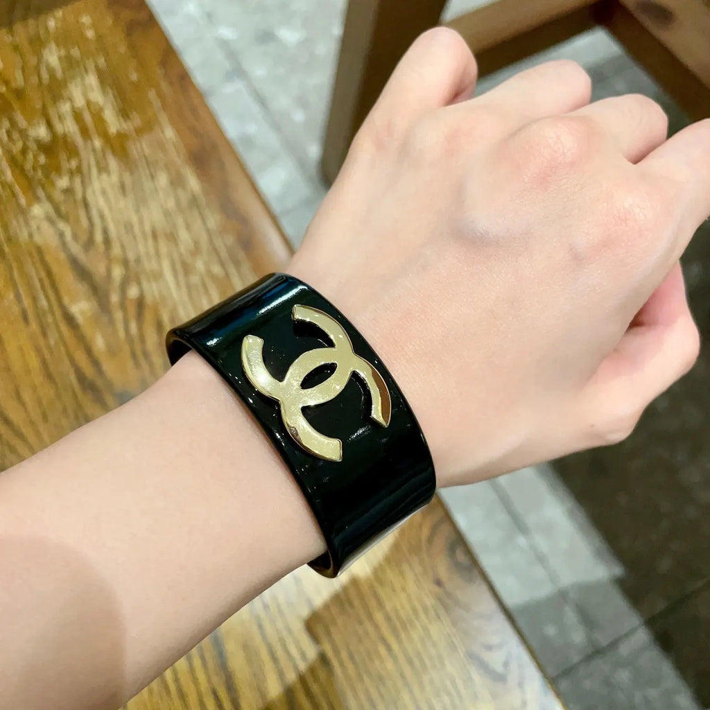 Designer Inspired Black Bangle Bracelet with Gold Logo - Hình 3