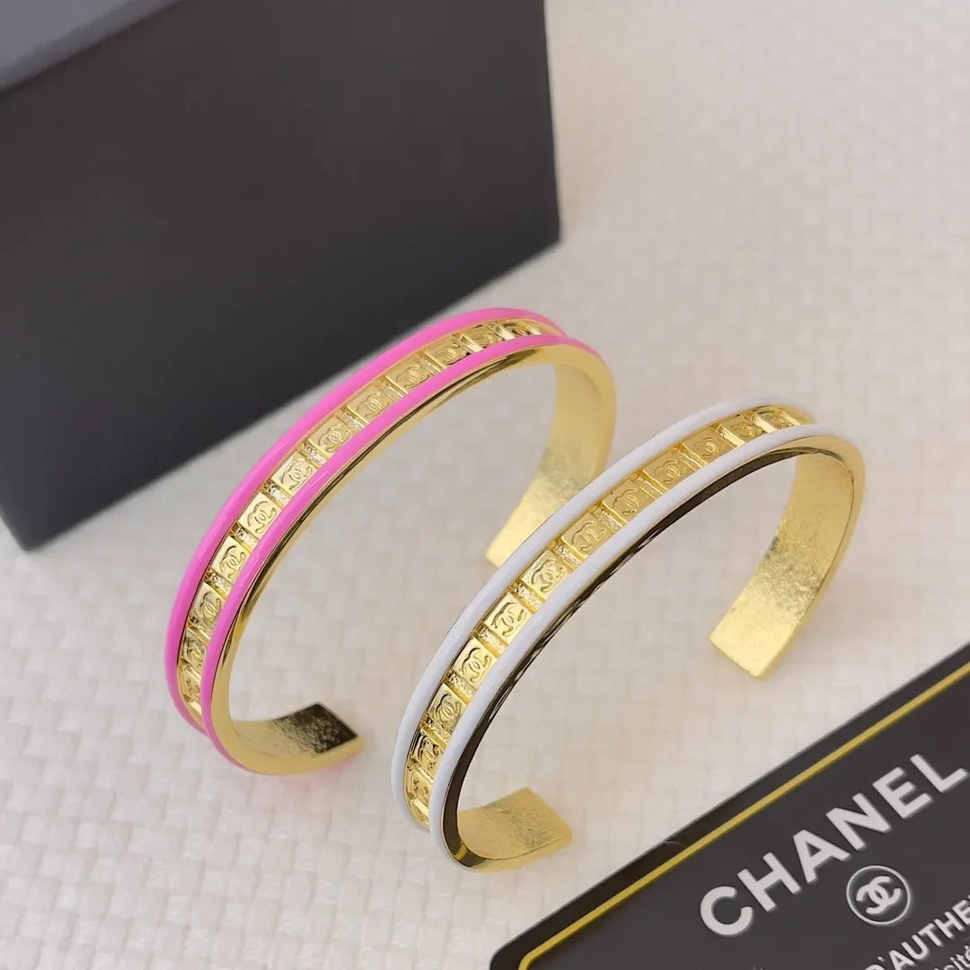 Luxury Enamel Cuff Bracelet in White and Pink - Hình 3