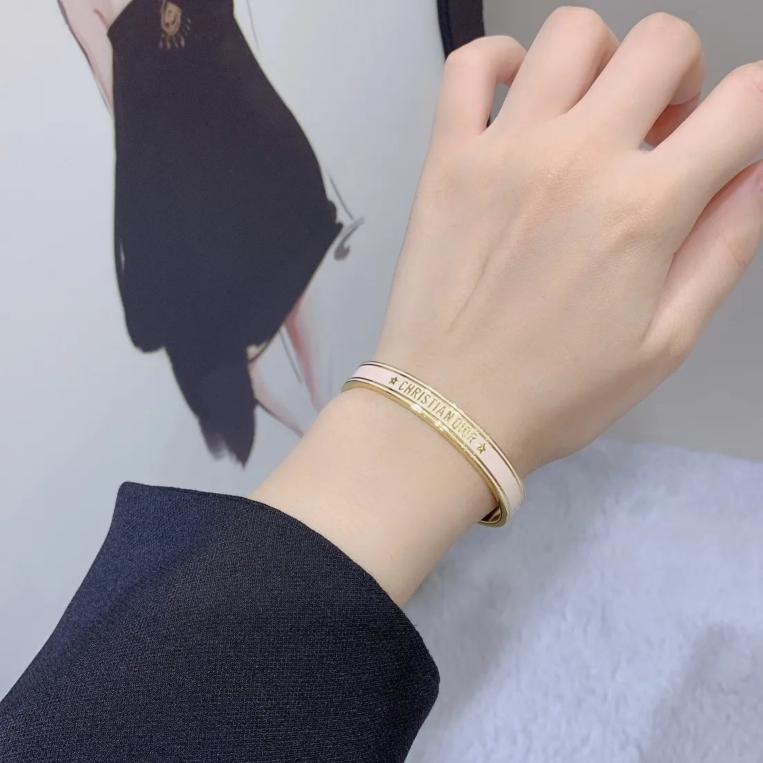 enamel Dior Gold Green Bangle - Hình 3