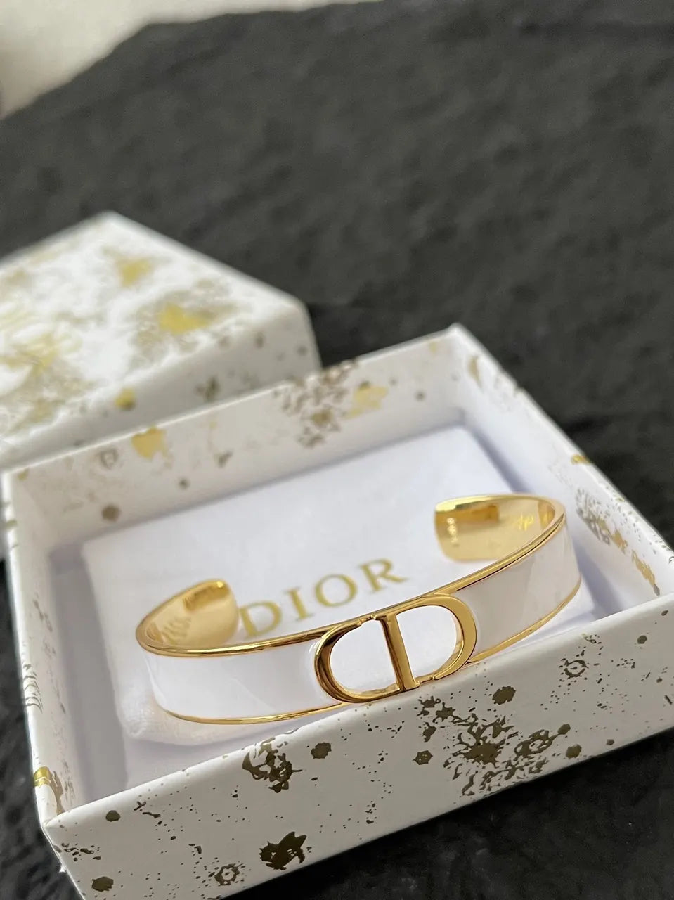 Dior White Lacquer Bangle - Hình 5