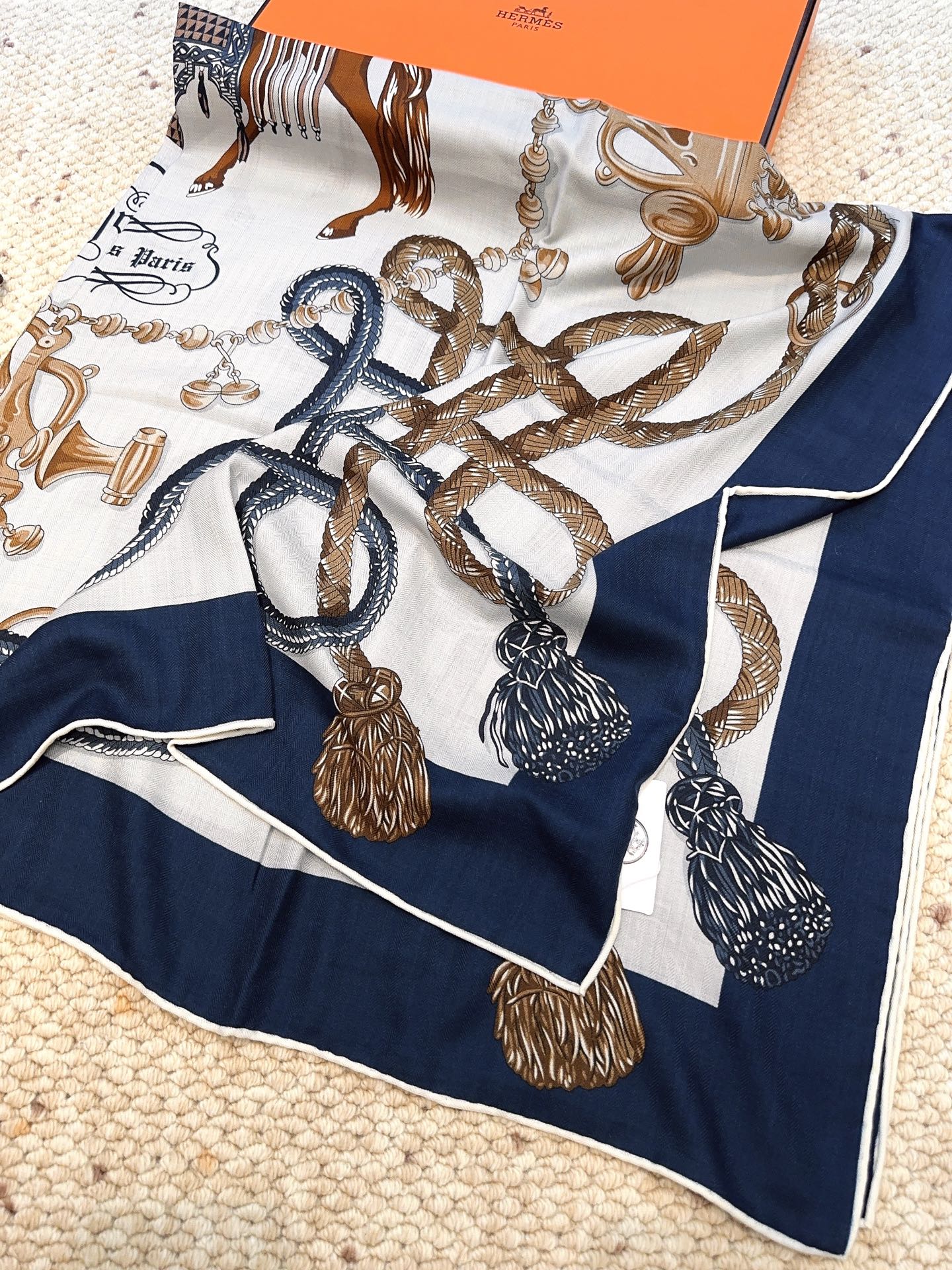 HERMES HERMES 25S SCARF 140 IN CASERE SILK 854537
