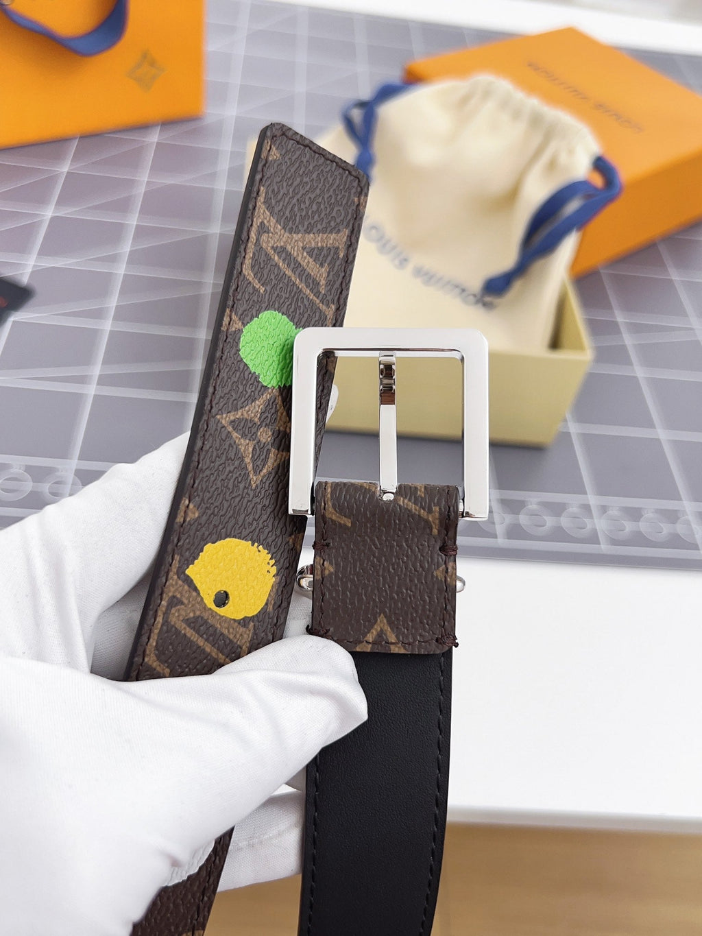 LOUIS VUITTON LV BLOOM 30 MM IN COLORFUL MONOGRAM CALFSKIN SILVER HARDWARE