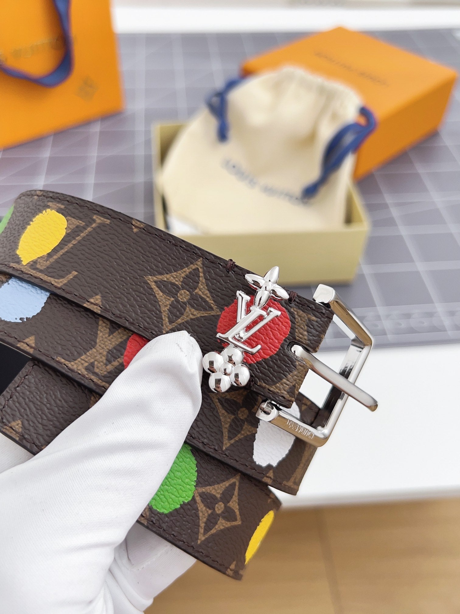 LOUIS VUITTON LV BLOOM 30 MM IN COLORFUL MONOGRAM CALFSKIN SILVER HARDWARE