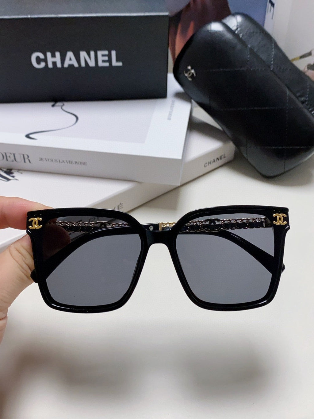 CHANEL SQUARE SUNGLASSES 632886 IN BLACK ACETATE METAL FRAME EMBOSSED LOGO