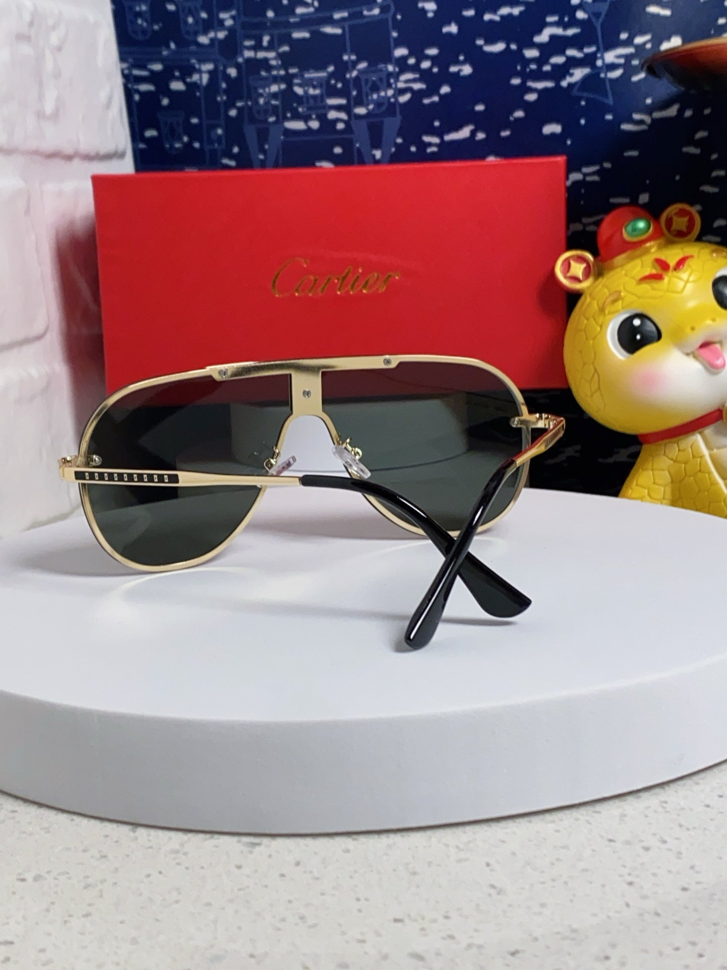 SIGNATURE AVIATOR FRAME SUNGLASSES 563238 IN METAL