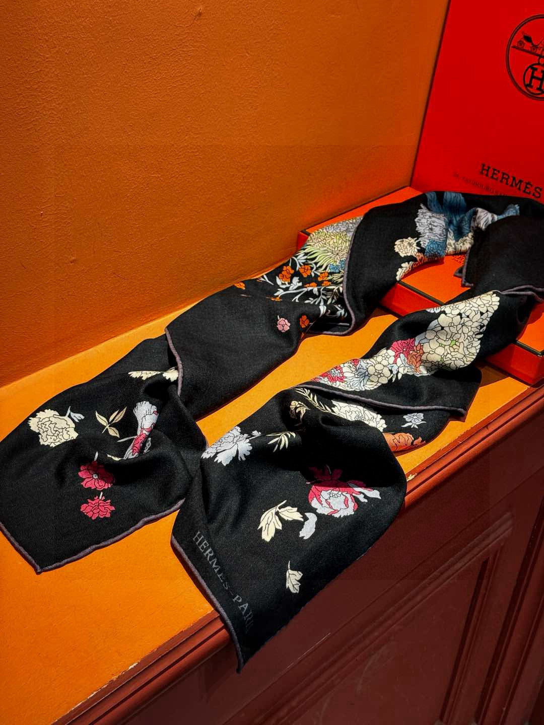 HERMES HERMES 25S SCARF 140 IN CASERE SILK 709657